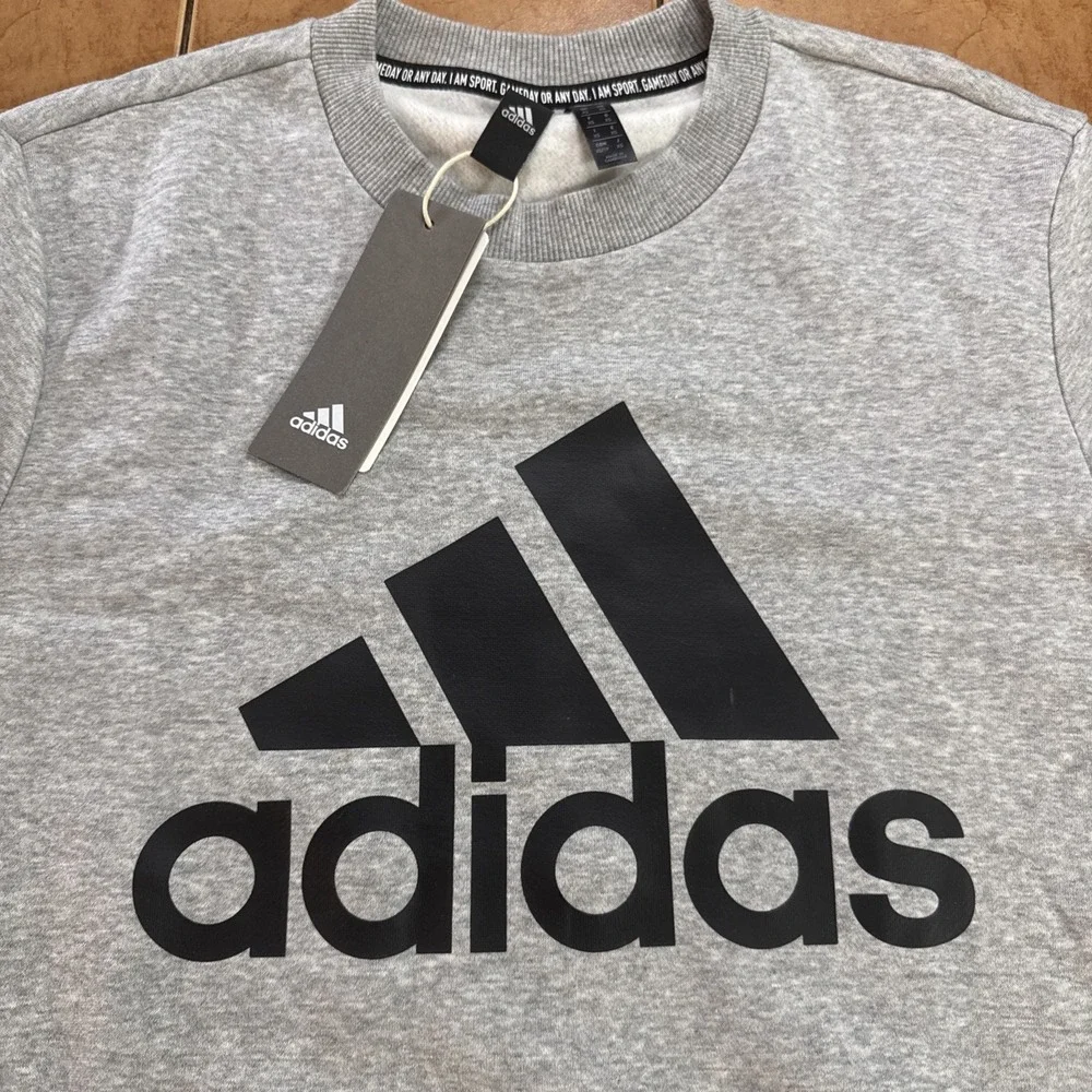 NEW Adidas Originals Men's Badge of Sport Crew Fleece Sweatshirt Heather Gray XS